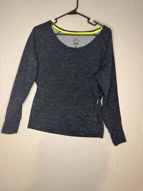 Nike Women's Dri-FIT Gym Epic Fleck Lightweight Scoop-Neck Pullover Sweatshirt